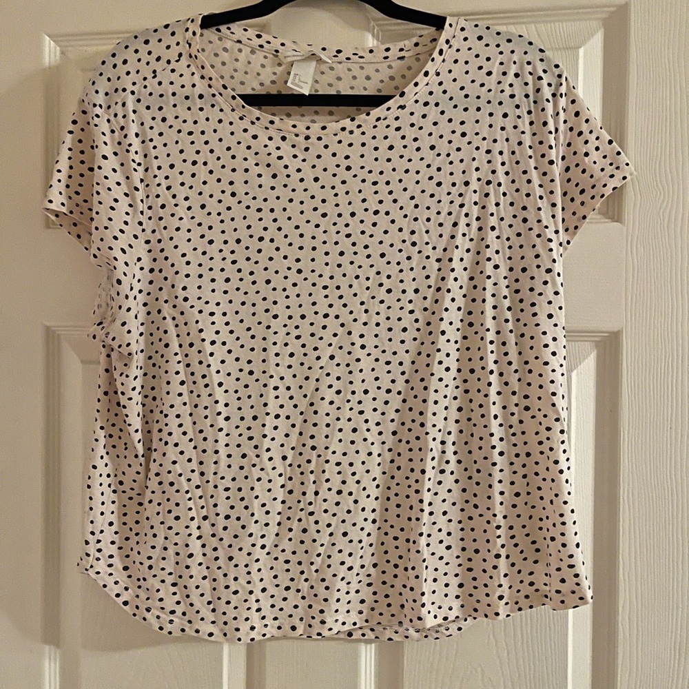 H&M cream off white polka dot short sleeve top